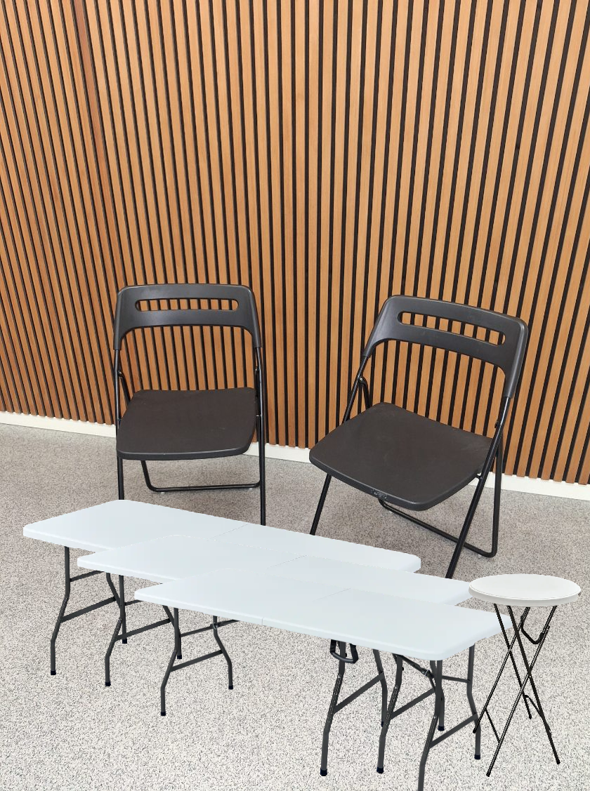 Borde & stole til 48 pers. inkl. trailer